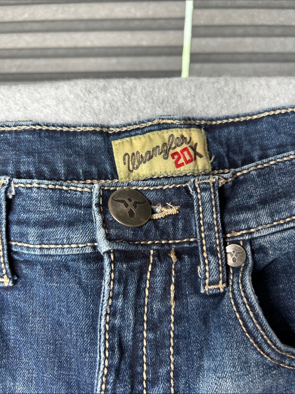 Wrangler Men’s Dark Blue Bootcut Jeans - Picture 3 of 12